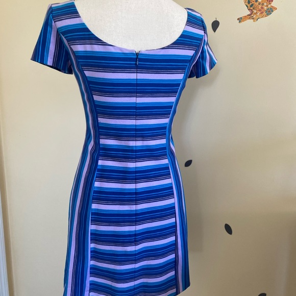 Beautiful blue and violet colors. Rich quality fully lined Size 4 - Picture 3 of 6